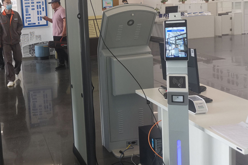 Оборудование для проверки QR-кода здоровья с измерением температуры 61a6f0730407a.png