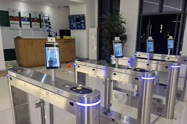 Устройство измерения температуры по лицу с проверкой QR-кода для предотвращения завоза эпидемий из-за рубежа 614aa8186c956.png